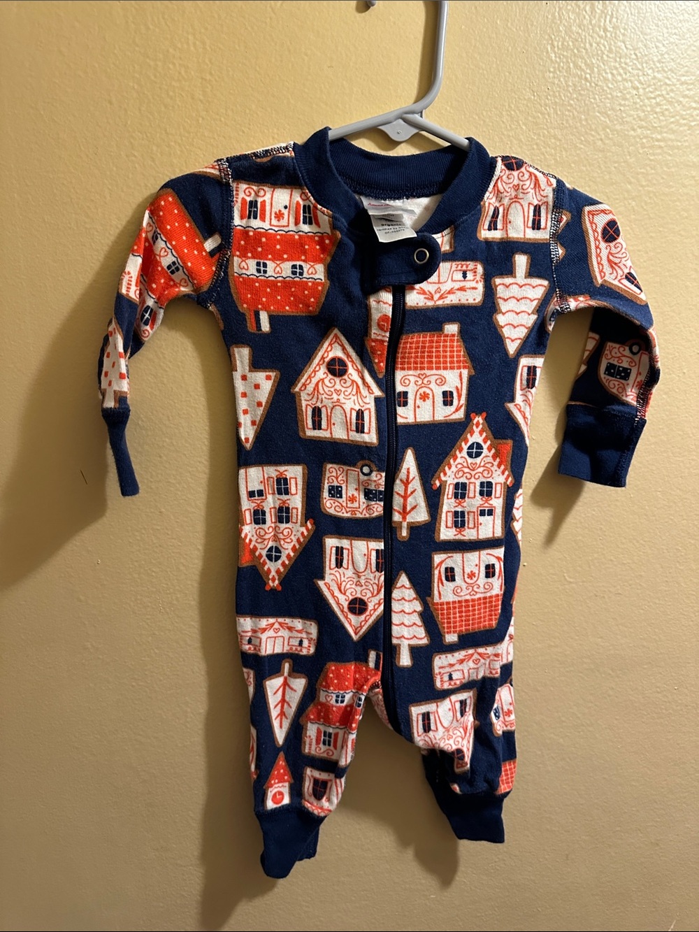 Hanna Andersson Navy and Red Kids One-Piece Footie with House Print